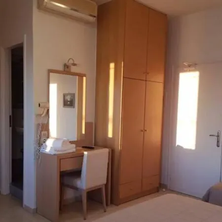 Olga & Danae With Panoramic View In Appartement Pylos