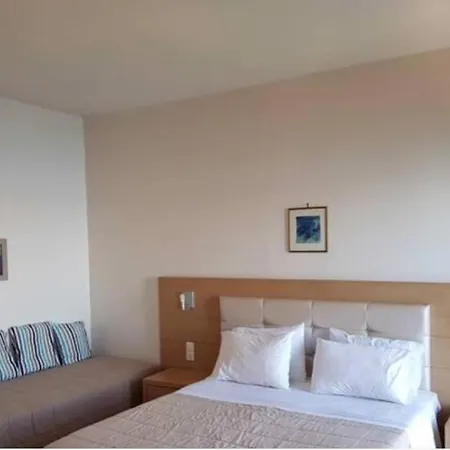 Olga & Danae With Panoramic View In Daire Pylos